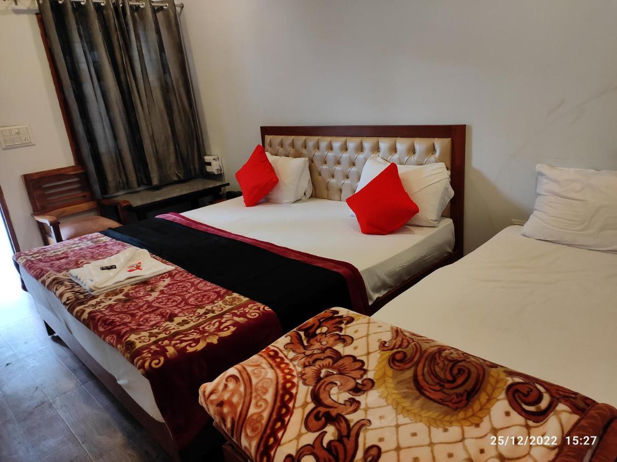 Hotel Studioz Sahastradhara Dehradun Buitenkant foto