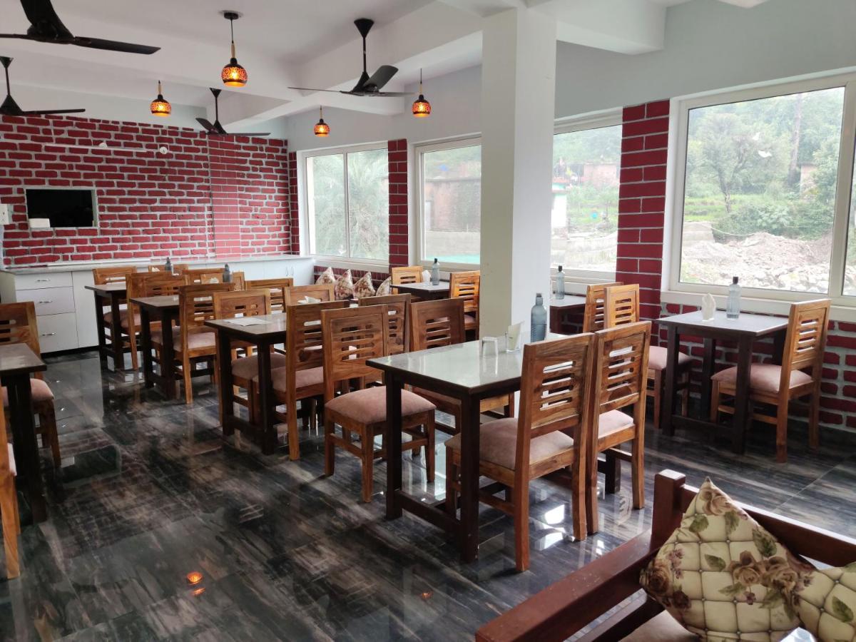 Hotel Studioz Sahastradhara Dehradun Buitenkant foto