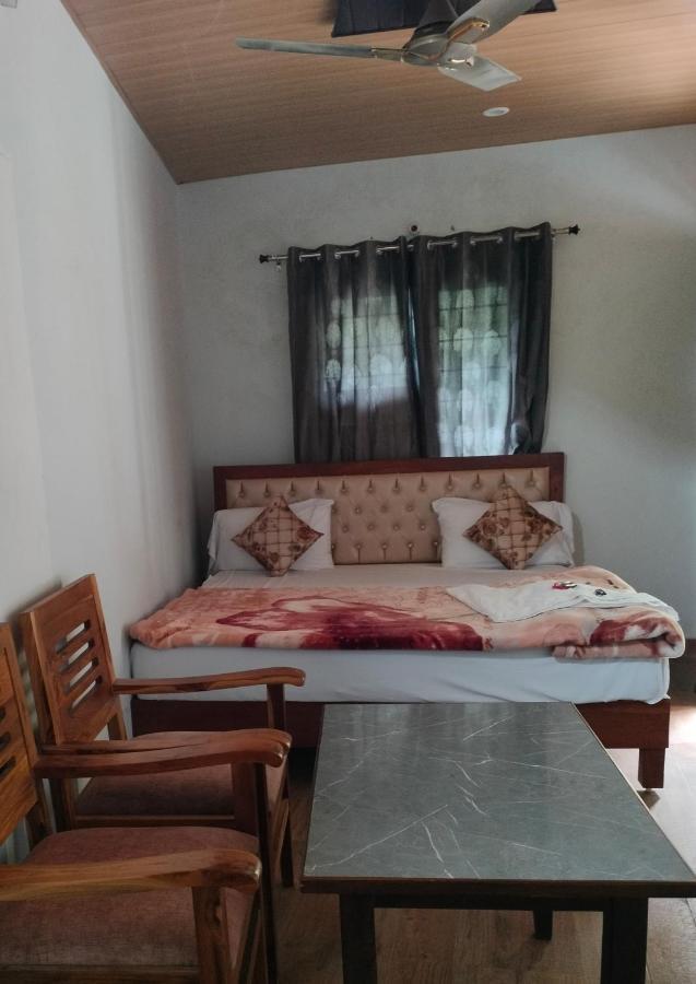 Hotel Studioz Sahastradhara Dehradun Buitenkant foto