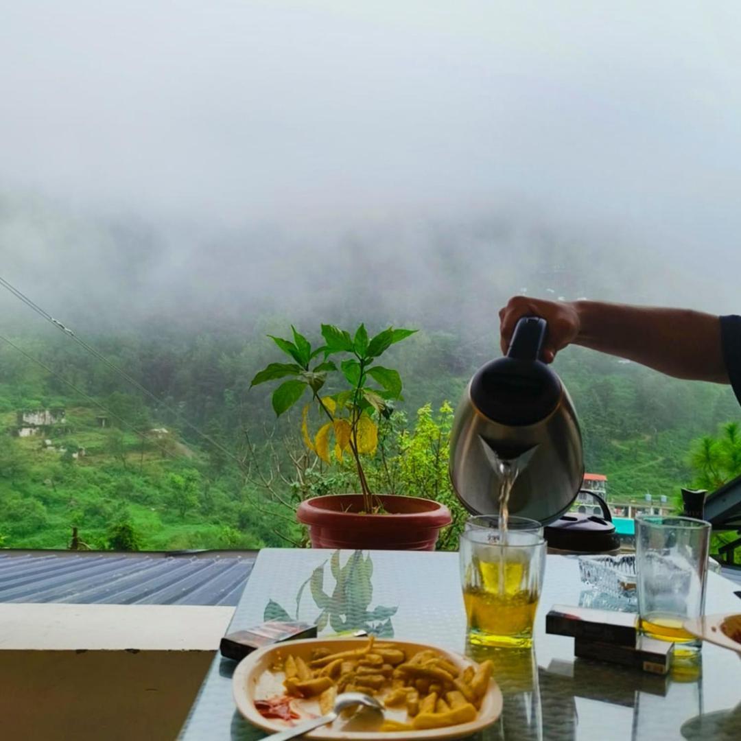 Hotel Studioz Sahastradhara Dehradun Buitenkant foto